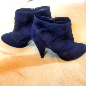 Fioni deep purple ankle boots 9